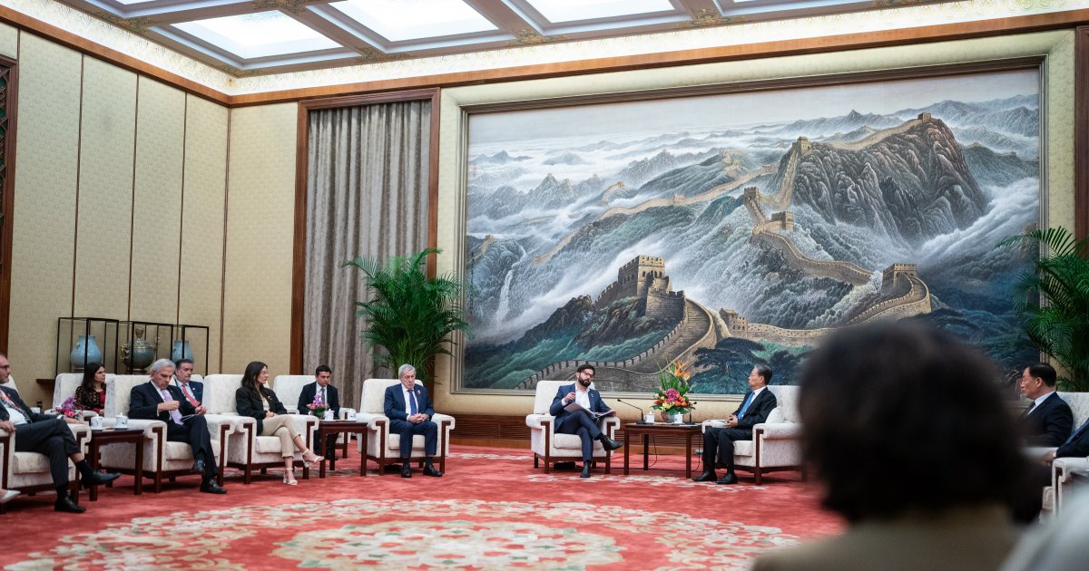 Canciller asiste a reunión entre el presidente Gabriel Boric y el presidente de la Asociación Nacional del Pueblo de China