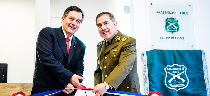 Canciller Roberto Ampuero inaugura nueva oficina de Carabineros en el Ministerio de Relaciones Exteriores
