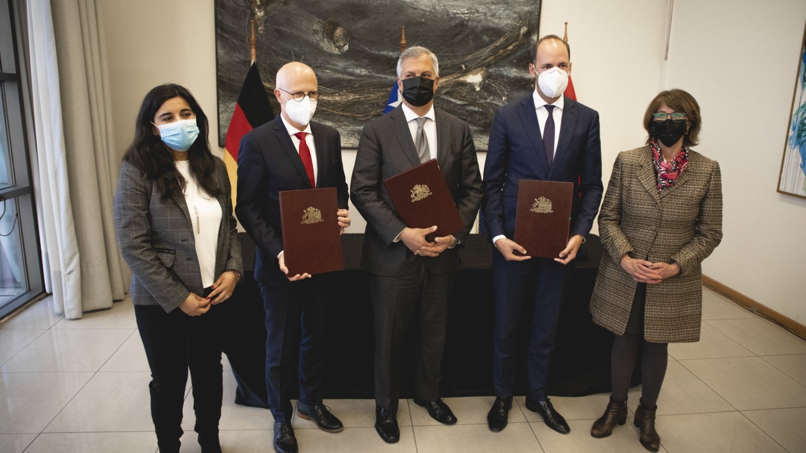 Chile firma acuerdo con el puerto más grande de Alemania para exportar hidrógeno verde