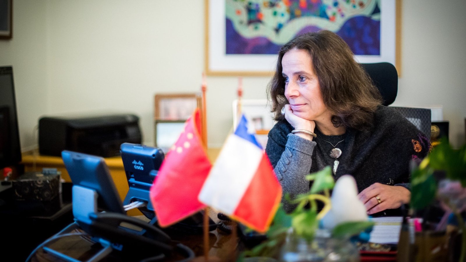 Canciller Antonia Urrejola sostiene conversación telefónica con el Consejero de Estado y Ministro de Relaciones Exteriores de China