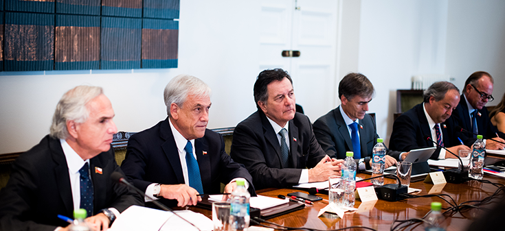 Ministro Ampuero asiste a Consejo de Gabinete del Presidente Piñera
