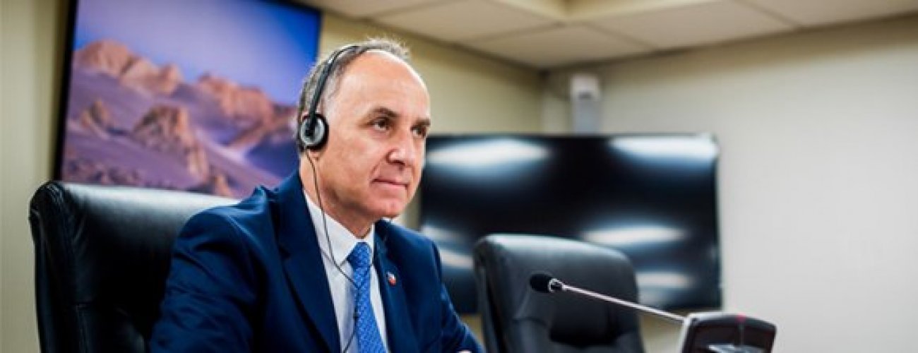 Canciller Teodoro Ribera, junto al Subsecretario Rodrigo Yáñez se reunieron con Ministro de Comercio de China Zhong Shan