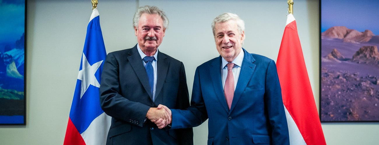 Canciller Alberto van Klaveren sostiene reunión con Ministro de Relaciones Exteriores de Luxemburgo, quien realiza visita al país