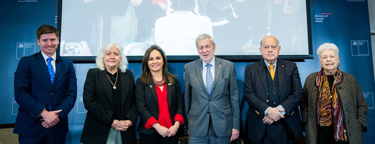 Canciller inaugura conversatorio sobre el exilio y la solidaridad internacional, con motivo de los 50 años del golpe de Estado