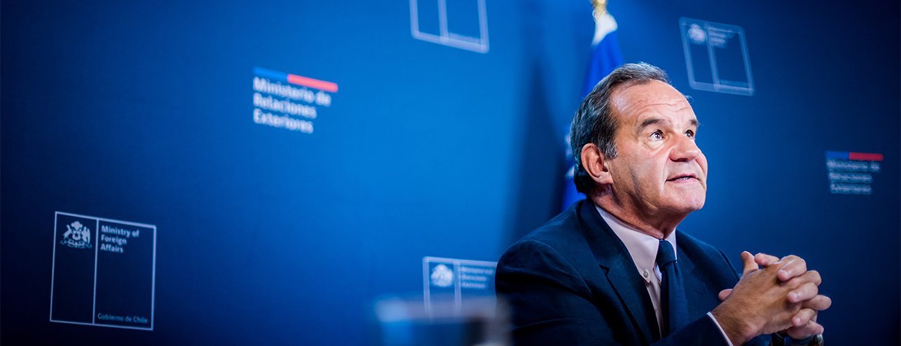 Canciller Allamand: “Las áreas marinas protegidas juegan un papel clave para lograr el objetivo de reducir las emisiones de carbono”
