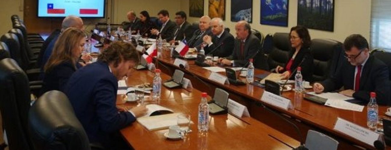 Consultas políticas entre Polonia y Chile en Santiago
