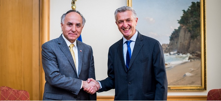 Canciller se reunió con el Alto Comisionado de la ONU para los Refugiados, quien agradeció la acogida de Chile a los venezolanos