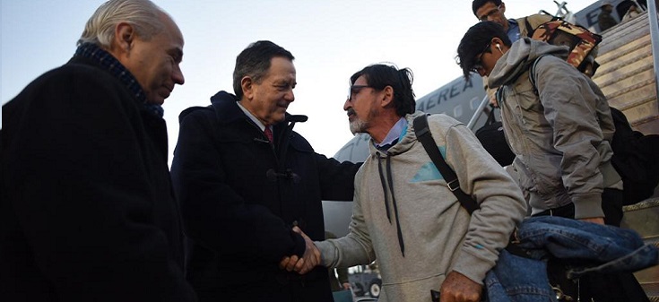 Sexto vuelo Esperanza llegó hoy a Chile y Canciller reafirma disposición para seguir ayudando a chilenos que viven en Venezuela