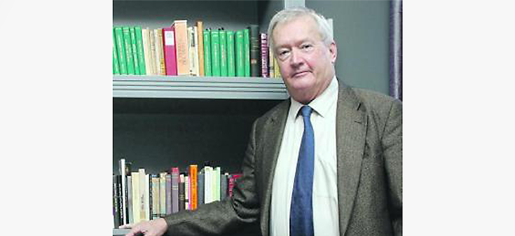 Canciller Ampuero condecora a diplomático sueco que tradujo obra de Mistral y Neruda