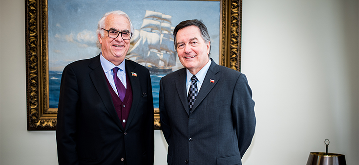 Canciller Ampuero anuncia que Puerto Varas será sede de reuniones APEC Chile 2019