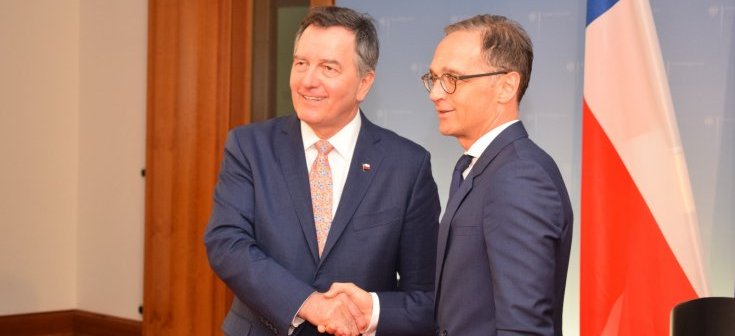 Canciller Ampuero se reúne con su par de Alemania y plantea "recuperación de la memoria histórica" en tema Colonia Dignidad